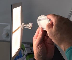 有機ELデスクライト